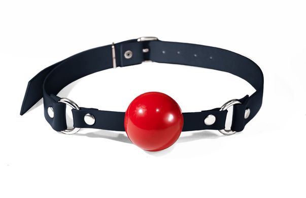 Кляп силиконовый Feral Feelings Silicon Ball Gag Black/Red, черный ремень, красный шарик SO8266 фото